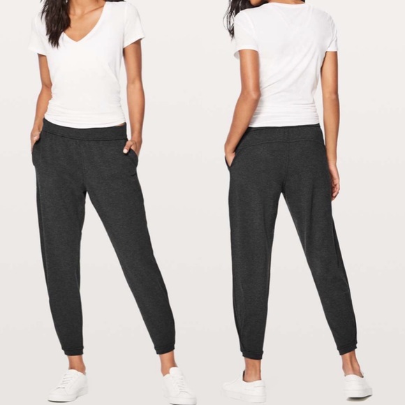 lululemon athletica Pants - LULULEMON heathered mod black Twisted & Tucked Pant 25” joggers 6